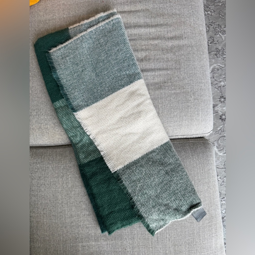 H&M Green and White Scarf